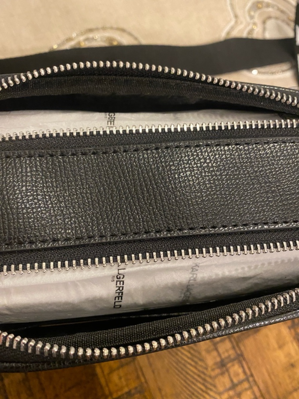 RESERVED Karl Lagerfeld Paris Maybelle Double Zip Camera Bag - Picture 7 of 16